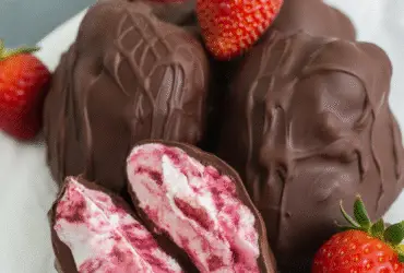 Chocolate Strawberry Yogurt Clusters